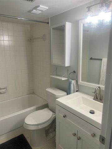 3215 BENEVA ROAD 204, Sarasota, FL 34232