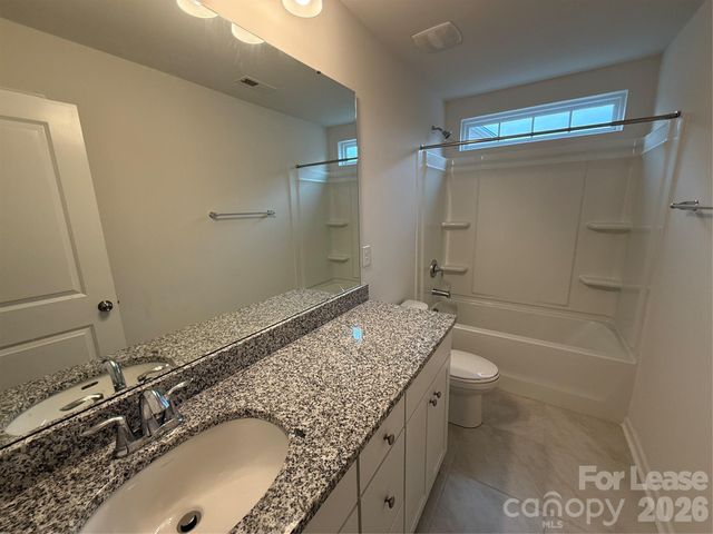 8627 Harris Lake Lane, Charlotte, NC 28269