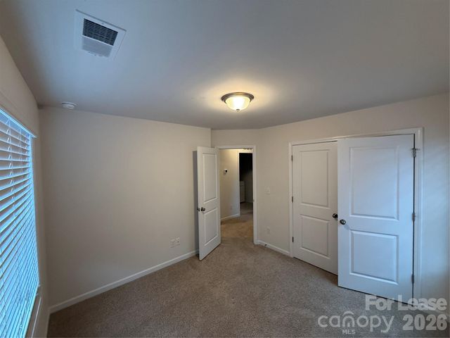 8627 Harris Lake Lane, Charlotte, NC 28269