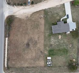 102 Crestview DR, Liberty Hill, TX 78642