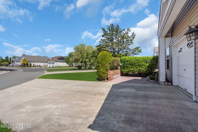 65 Summerhill Drive, Manahawkin, NJ 08050