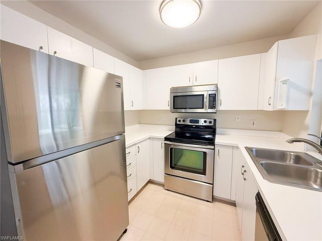 4661 5th AVE SW, Naples, FL 34119