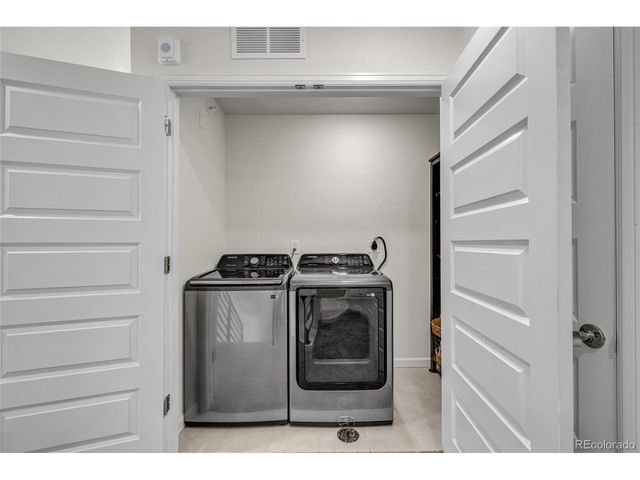 5745 S Buchanan Ct B, Aurora, CO 80016