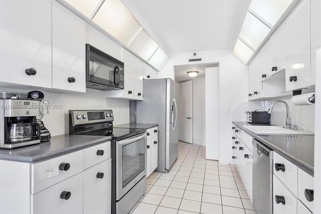 19500 Turnberry Way 20D, Aventura, FL 33180