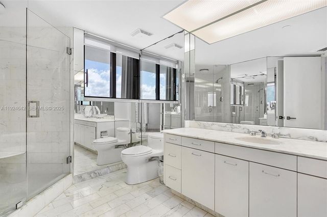 19500 Turnberry Way 20D, Aventura, FL 33180