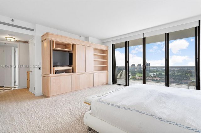 19500 Turnberry Way 20D, Aventura, FL 33180