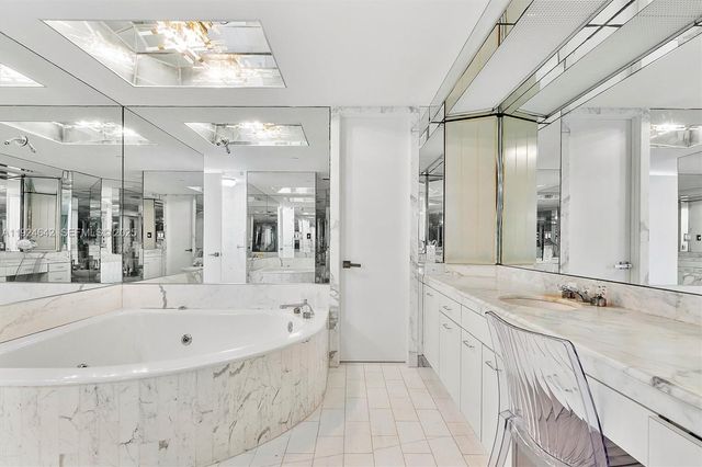 19500 Turnberry Way 20D, Aventura, FL 33180