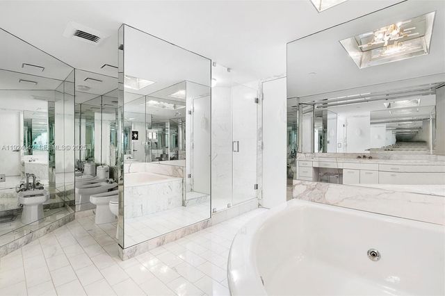 19500 Turnberry Way 20D, Aventura, FL 33180