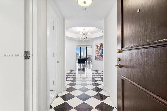 19500 Turnberry Way 20D, Aventura, FL 33180