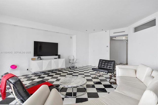 19500 Turnberry Way 20D, Aventura, FL 33180