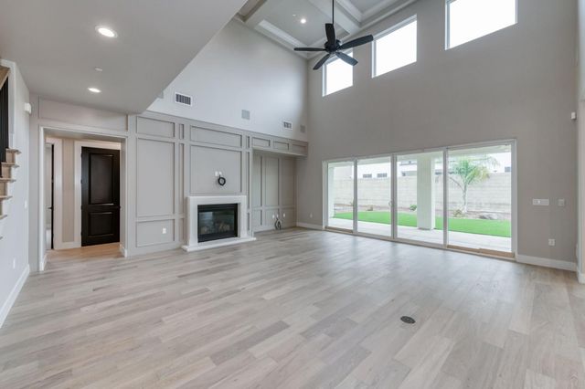 11574 N Range View Drive, Fresno, CA 93730