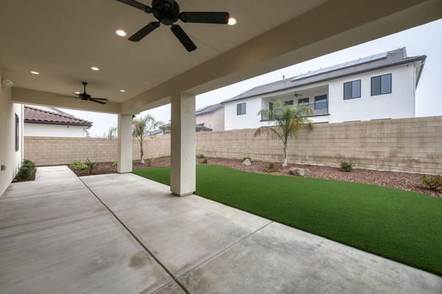 11574 N Range View Drive, Fresno, CA 93730