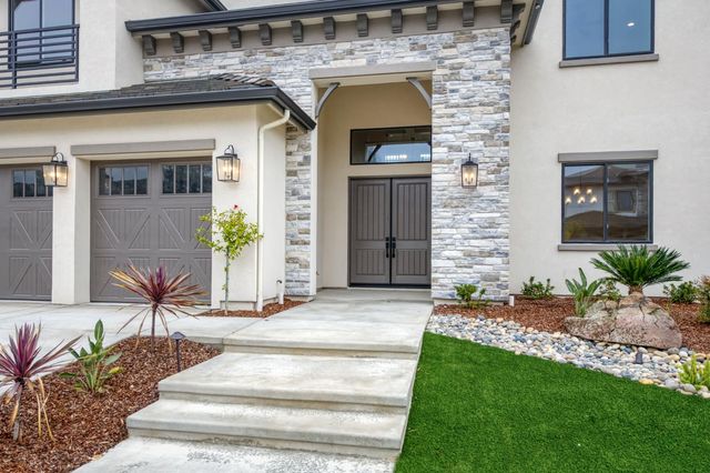 11574 N Range View Drive, Fresno, CA 93730