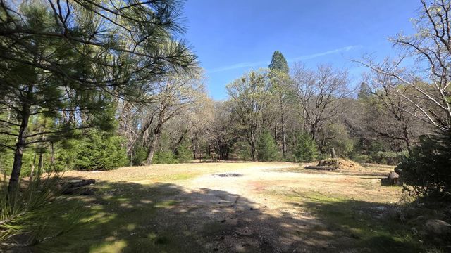 14163 Jokers Wild Ln, Grass Valley, CA 95945