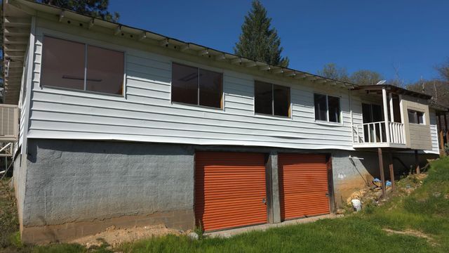 14163 Jokers Wild Ln, Grass Valley, CA 95945