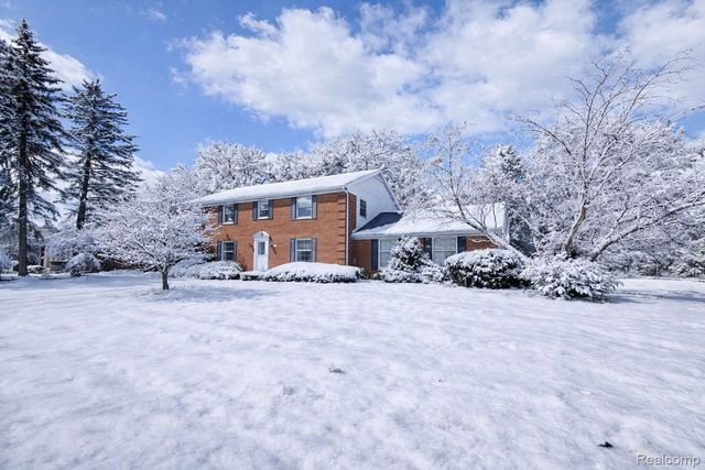 8276 Appleway Drive, Grand Blanc Charter Township, MI 48439