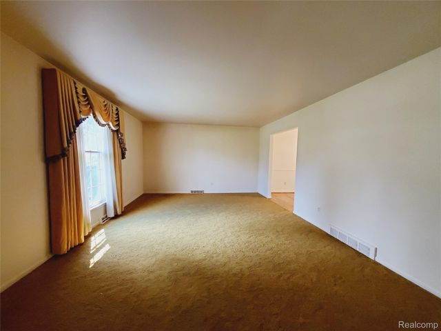 8276 Appleway Drive, Grand Blanc Charter Township, MI 48439