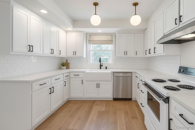 8276 Appleway Drive, Grand Blanc Charter Township, MI 48439