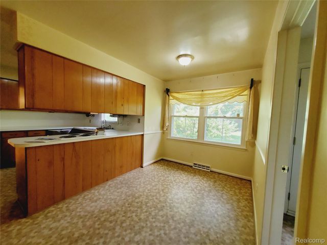 8276 Appleway Drive, Grand Blanc Charter Township, MI 48439