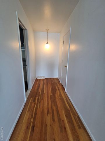 8276 Appleway Drive, Grand Blanc Charter Township, MI 48439