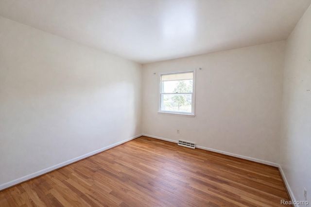 8276 Appleway Drive, Grand Blanc Charter Township, MI 48439