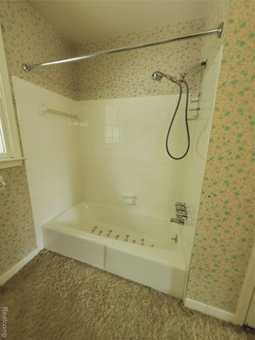 8276 Appleway Drive, Grand Blanc Charter Township, MI 48439