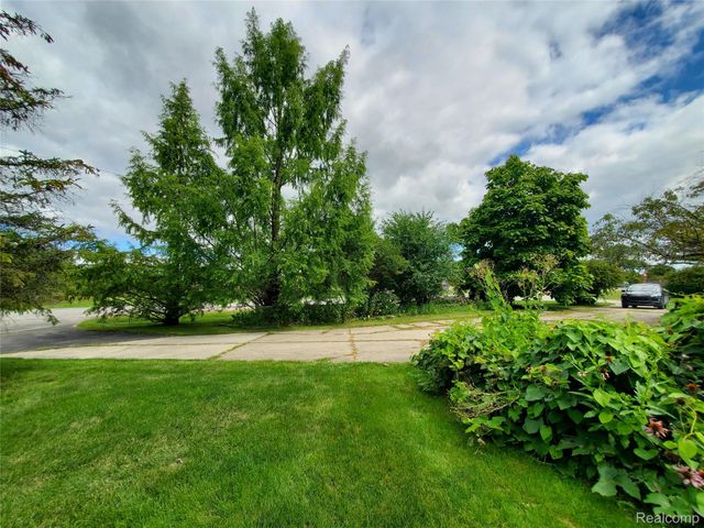 8276 Appleway Drive, Grand Blanc Charter Township, MI 48439