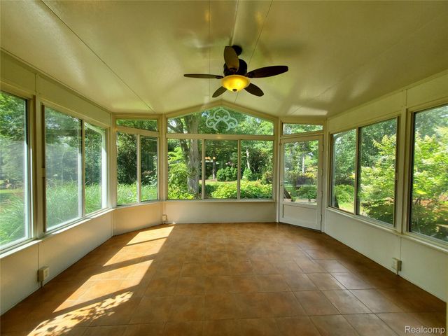 8276 Appleway Drive, Grand Blanc Charter Township, MI 48439