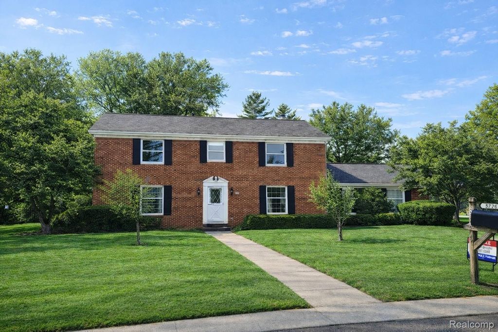 8276 Appleway Drive, Grand Blanc Charter Township, MI 48439