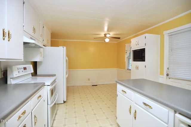 2006 N Ashland Drive, Burlington, NC 27217