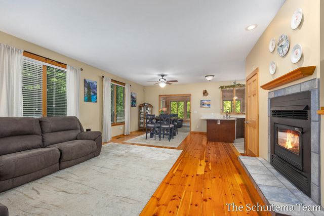 10155 Rogue Pond Drive, Rockford, MI 49341