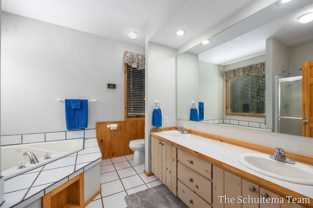 10155 Rogue Pond Drive, Rockford, MI 49341