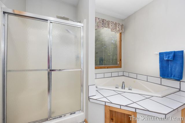 10155 Rogue Pond Drive, Rockford, MI 49341