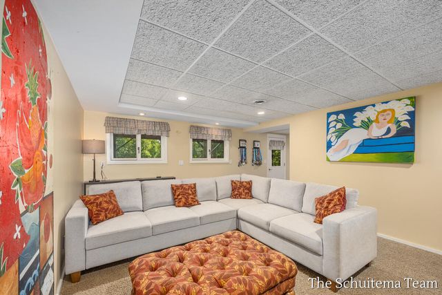 10155 Rogue Pond Drive, Rockford, MI 49341