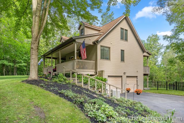 10155 Rogue Pond Drive, Rockford, MI 49341