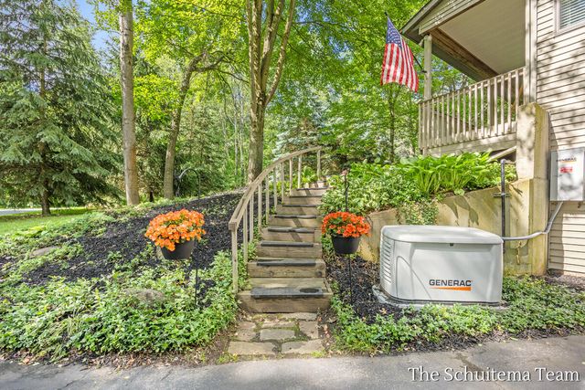 10155 Rogue Pond Drive, Rockford, MI 49341