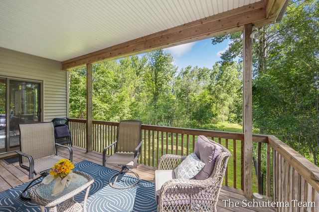 10155 Rogue Pond Drive, Rockford, MI 49341