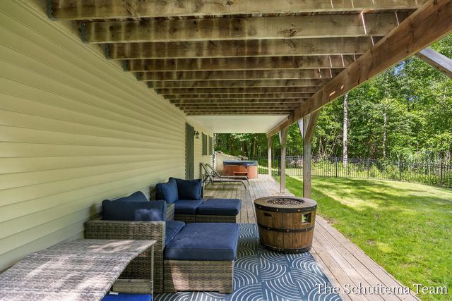10155 Rogue Pond Drive, Rockford, MI 49341