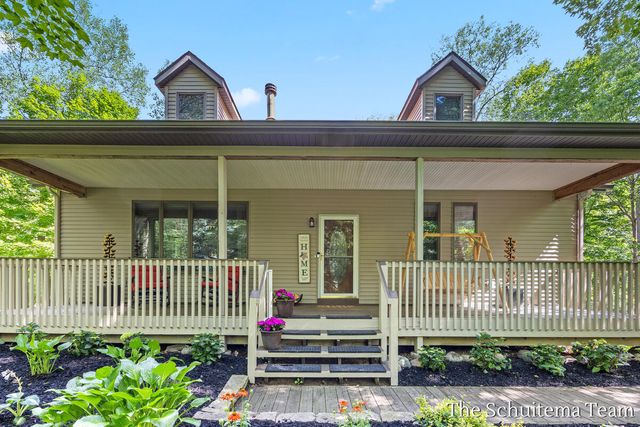 10155 Rogue Pond Drive, Rockford, MI 49341