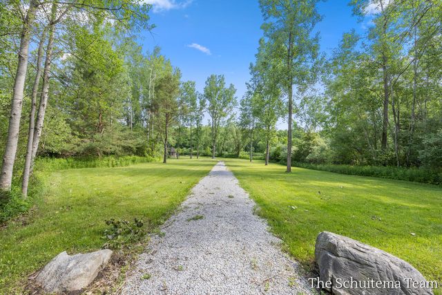 10155 Rogue Pond Drive, Rockford, MI 49341