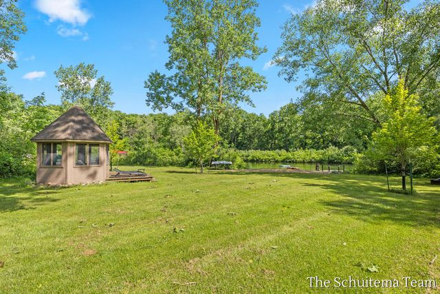 10155 Rogue Pond Drive, Rockford, MI 49341