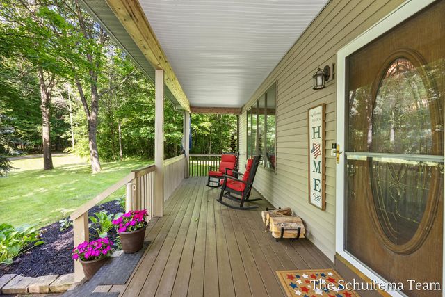 10155 Rogue Pond Drive, Rockford, MI 49341