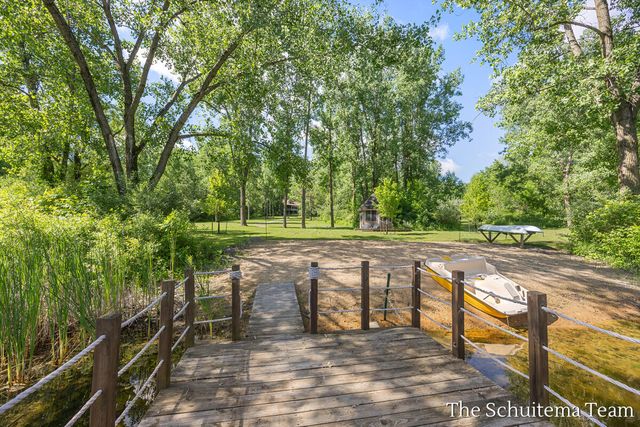 10155 Rogue Pond Drive, Rockford, MI 49341