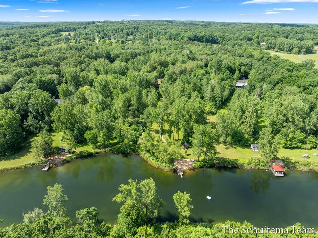 10155 Rogue Pond Drive, Rockford, MI 49341