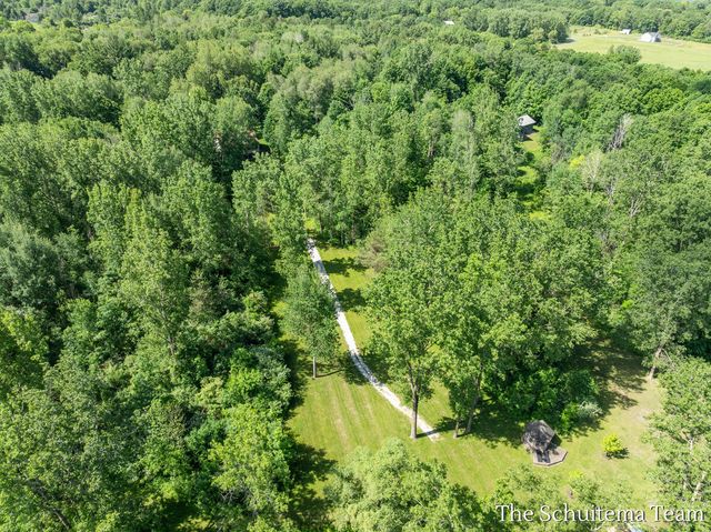 10155 Rogue Pond Drive, Rockford, MI 49341