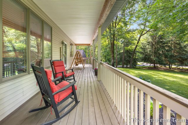 10155 Rogue Pond Drive, Rockford, MI 49341