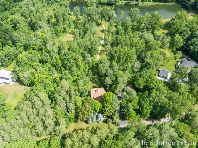 10155 Rogue Pond Drive, Rockford, MI 49341