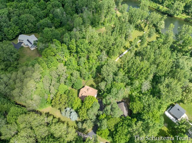 10155 Rogue Pond Drive, Rockford, MI 49341