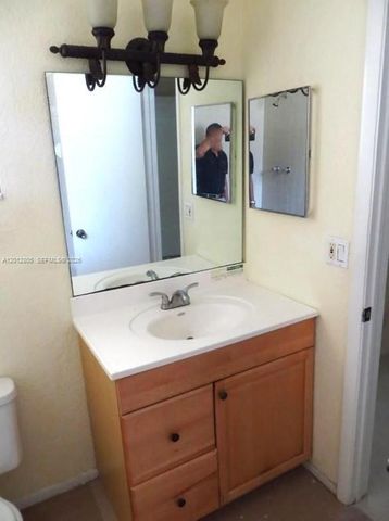 3700 Riverside Dr 1, Coral Springs, FL 33065