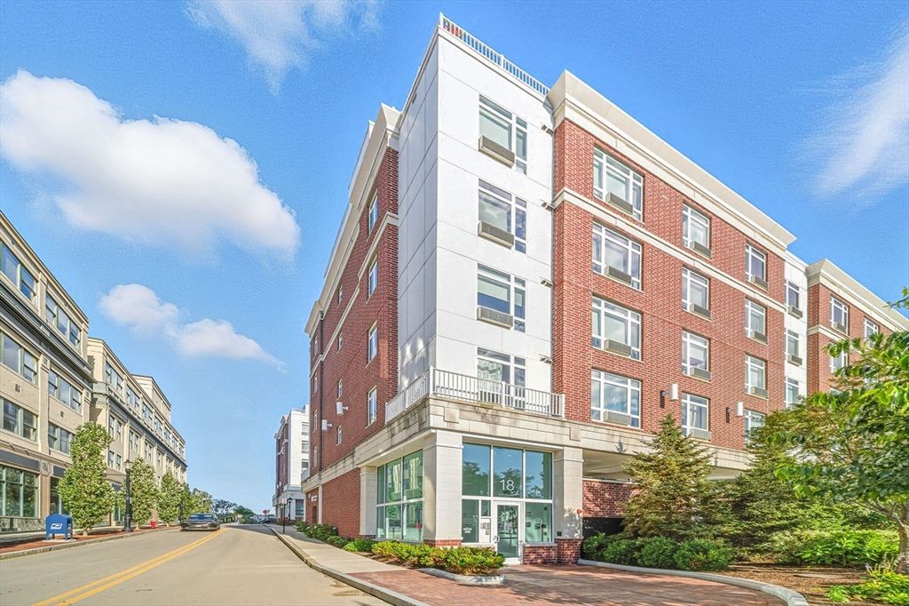 18 Cliveden St 201W, Quincy, MA 02169